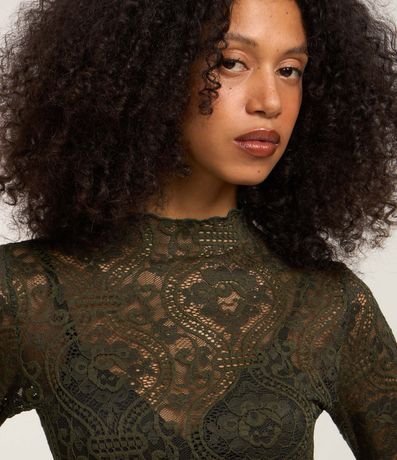 Blusa en Encaje Floral con Transparencia 3