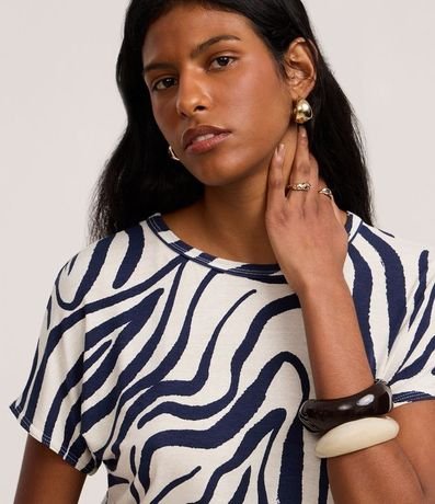 Blusa en Viscosa con Estampa Zebra y Cuello Redondo 3