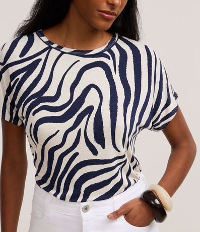 Blusa en Viscosa con Estampa Zebra y Cuello Redondo 4