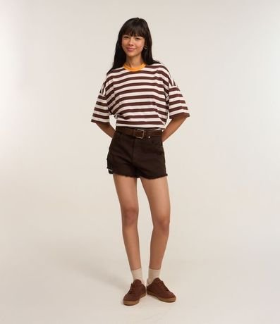 Short Slim en Sarga con Terminación Deshilachada