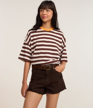 Short Slim en Sarga con Terminación Deshilachada 2