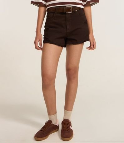 Short Slim en Sarga con Terminación Deshilachada 3