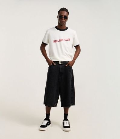 Remera Regular en Algodón con Estampa Lettering Hellfire Club y Bies Contrastante Stranger Things 3