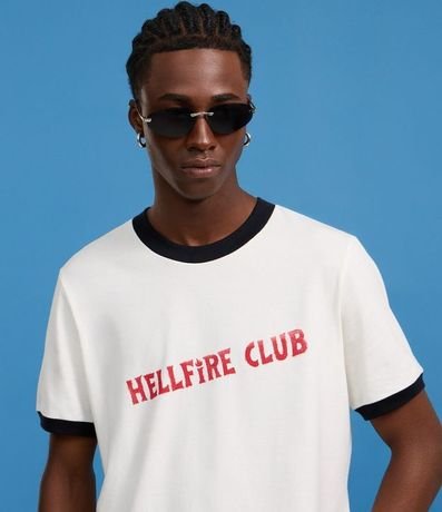 Remera Regular en Algodón con Estampa Lettering Hellfire Club y Bies Contrastante Stranger Things 4