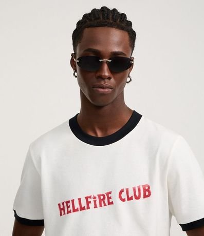Remera Regular en Algodón con Estampa Lettering Hellfire Club y Bies Contrastante Stranger Things 5