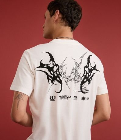 Remera Comfort en Algodón con Estampa Tribal y Lettering Pure Chaos