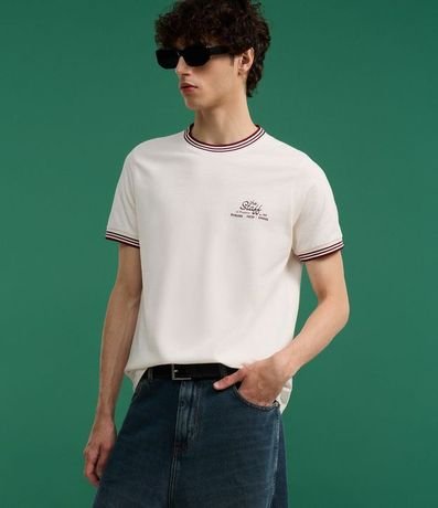 Remera Baby Tee en Algodón con Estampa Lettering The Staff 4