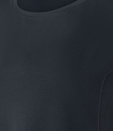 Remera Deportiva en Microfibra Texturizada 2