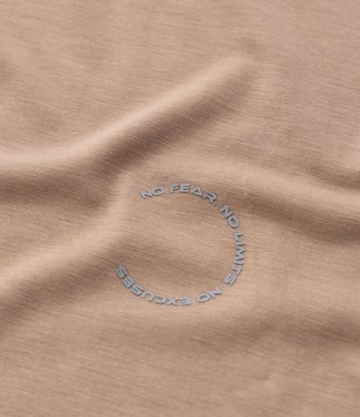 Remera Deportiva en Tecnologia Dry con Estampa Lettering 8