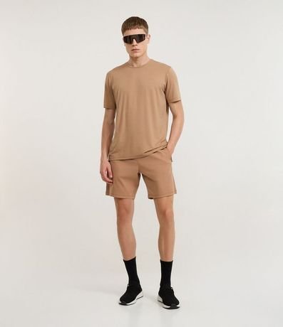 Remera Deportiva en Tecnologia Dry con Estampa Lettering 2