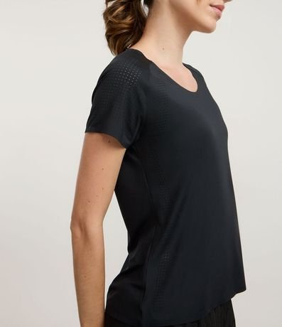 Remera Deportiva en Microfibra con Laterales Perforadas 3