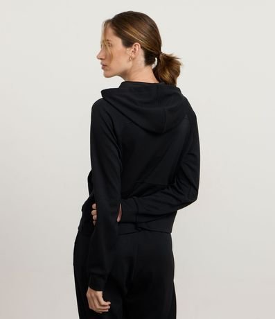 Campera Deportiva con Modal y Bolsillo Canguro 6