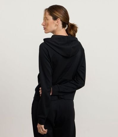 Campera Deportiva con Modal y Bolsillo Canguro 4