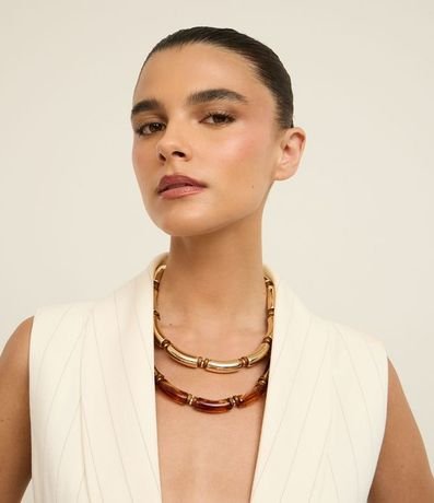 Colar Capas con Tubitos en Resina Bicolor