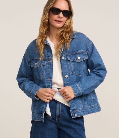 Campera Trucker Amplia en Jeans con Bolsillos