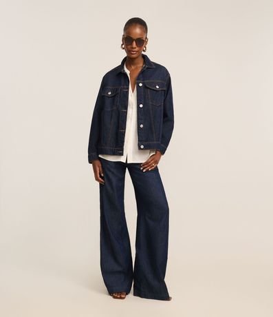 Campera Trucker Amplia en Jeans con Bolsillos 2