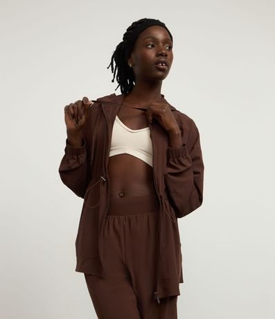 Campera Parka Tecnológica con Capucha y Cintura Ajustable 3