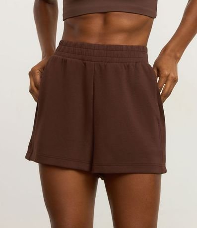 Bermuda Deportiva en Modal con Detalle de Pliegues 2