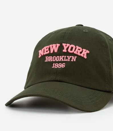 Gorra Aba Curva en Sarga con Bordado New York 4