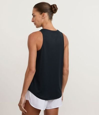 Musculosa Deportiva en Microfibra Ligera con Ruedo Redondeado 3