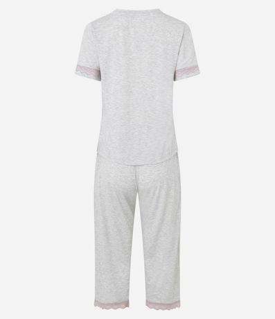 Pijama Capri en Viscolycra con Abotonado Delantero y Detalles de Encaje 3