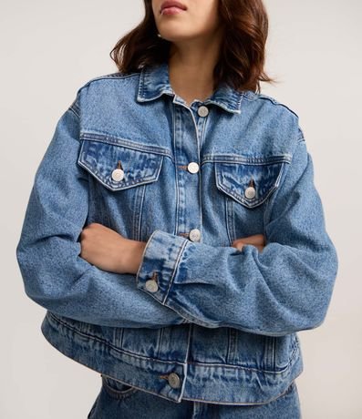 Campera Boxy en Jeans con Bolsillos y Recortes 5