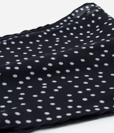 Pañuelo Triangular en Satén con Estampa de Lunares 3