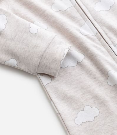Mono Infantil con Estampado de Nuvens y Pie Cerrado – Talle RN a 18 Meses 7