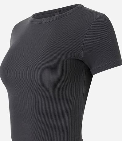 Blusa Acanalada en Rib Desteñida con Bajo Redondo 5