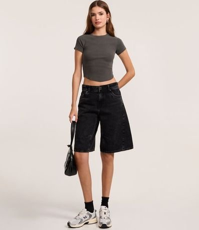 Blusa Acanalada en Rib Desteñida con Bajo Redondo 2