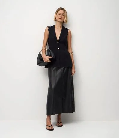 Pollera Evasê Midi en PU con Trabillas y Solapas Delanteras