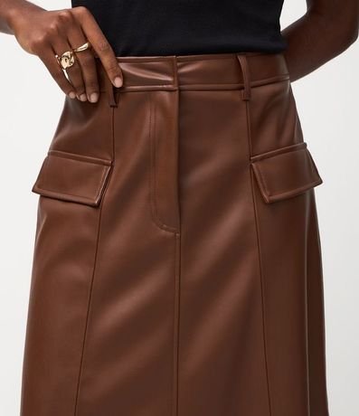 Pollera Evasê Midi en PU con Trabillas y Solapas Delanteras 4