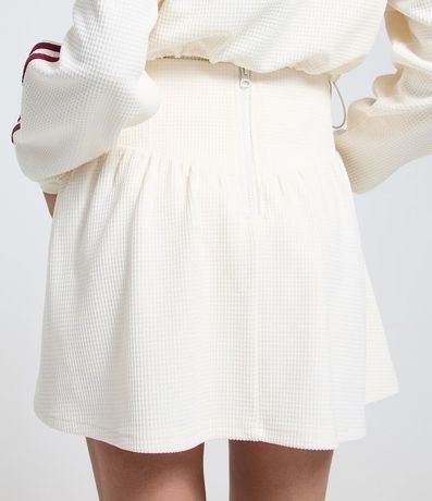 Short Pollera en Malla Waffle con Rayas Laterales 3
