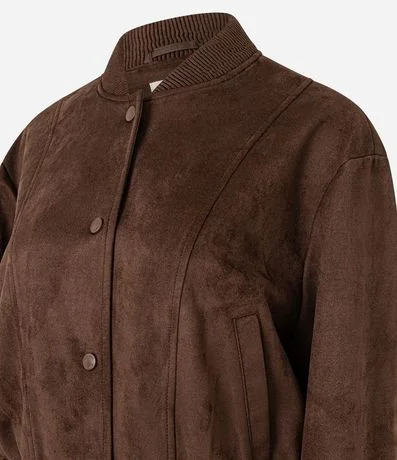 Campera Bomber en Gamuza con Bajo Ayustadas y Recortes 7