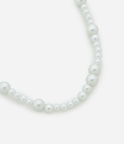 Collar Corto en Perla Artificial