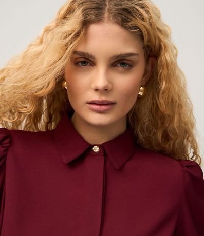 Camisa en Crepé con Botón Diferenciado y Manga Abullonada 3