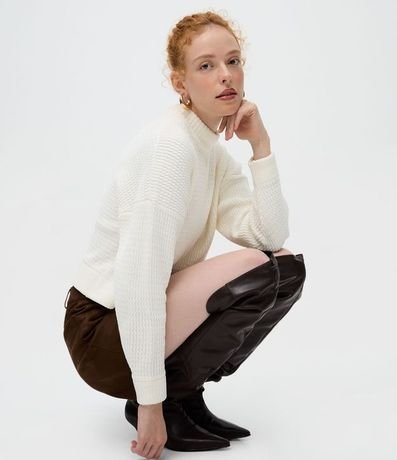 Suéter Oversized en Punto Texturizado con Cuello Alto