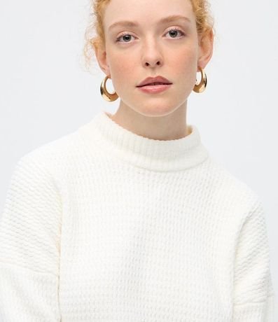 Suéter Oversized en Punto Texturizado con Cuello Alto 4