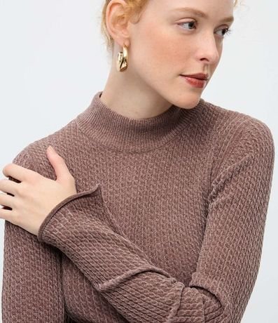 Blusa Slim Texturizada con Cuello Alto y Manga Larga 4