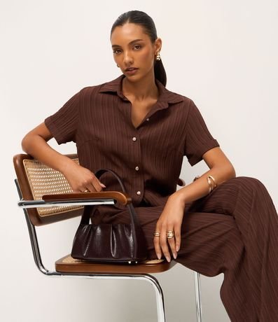 Camisa Texturizada en Viscosa con Botones Diferenciados 6