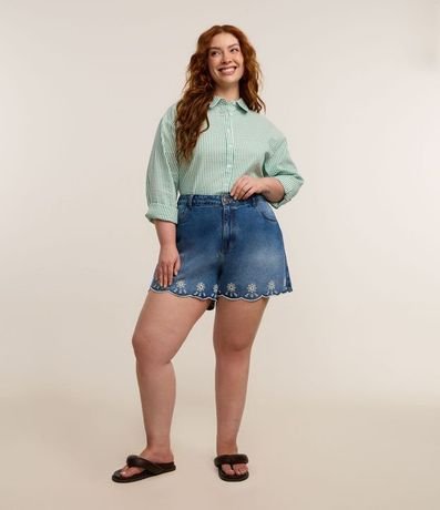 Short Mom en Jeans con Bordado Richelieu en la Bajo Curve & Plus Size