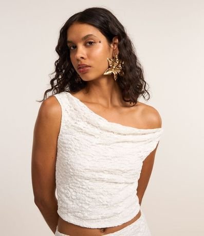 Blusa en Encaje con Cuello Redondo