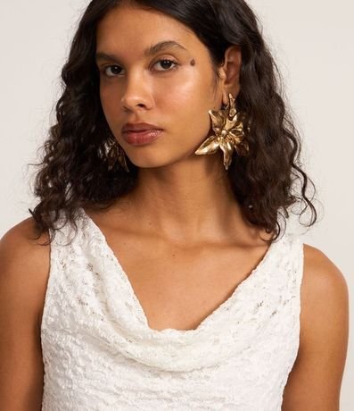 Blusa en Encaje con Cuello Redondo 4