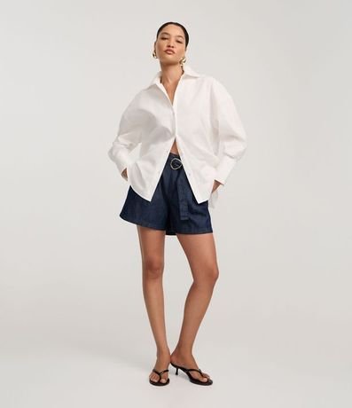 Short Cintura Alta en Jeans con Hebilla Diferenciada en el Cinturón