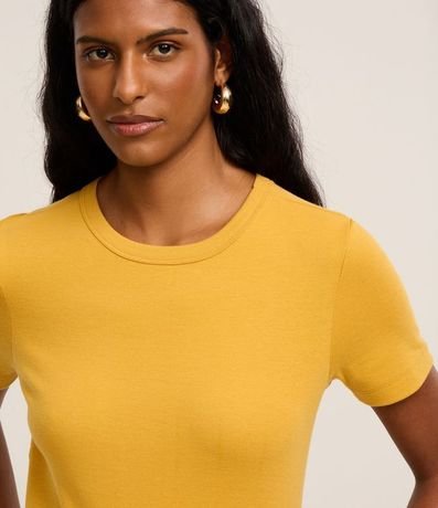 Blusa Básica Ajustada en Rib con Cuello Redondo 3