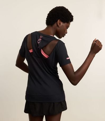 Remera Deportiva en Poliamida con Recorte en la Espalda