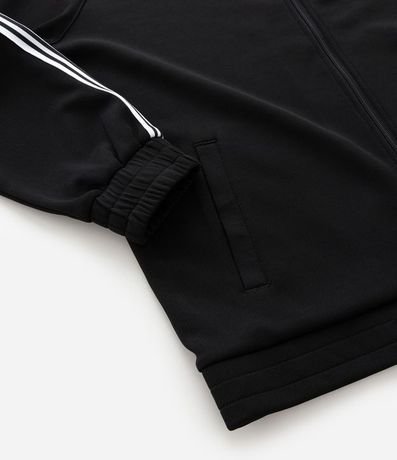 Sueter de Helanca con Bordado Localizado y Rayas Contrastantes 6