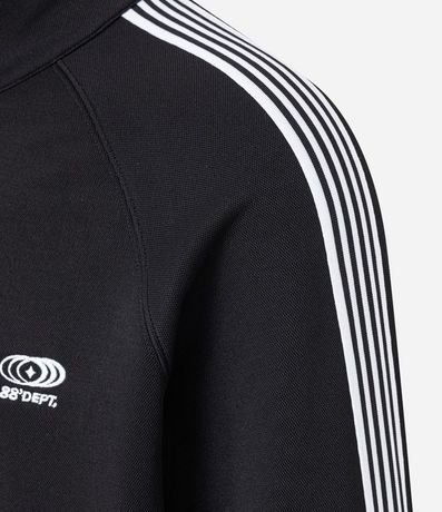 Sueter de Helanca con Bordado Localizado y Rayas Contrastantes 8