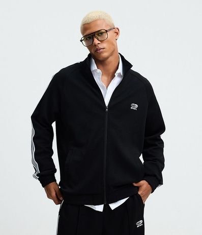 Sueter de Helanca con Bordado Localizado y Rayas Contrastantes 1