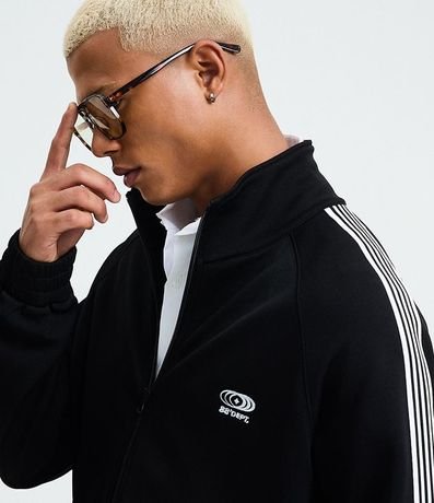 Sueter de Helanca con Bordado Localizado y Rayas Contrastantes 3